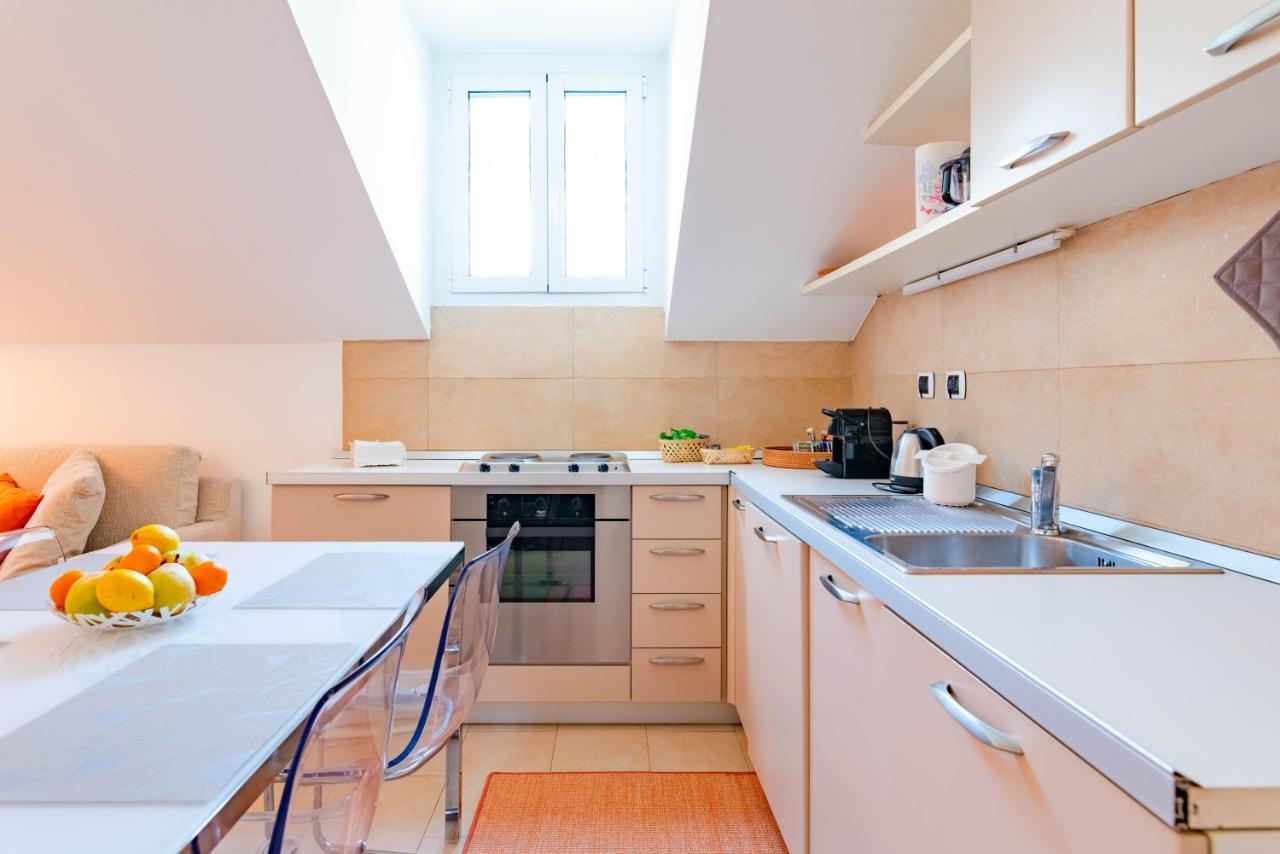 Ca Maria Vittoria By Happyhostorino Apartment ภายนอก รูปภาพ